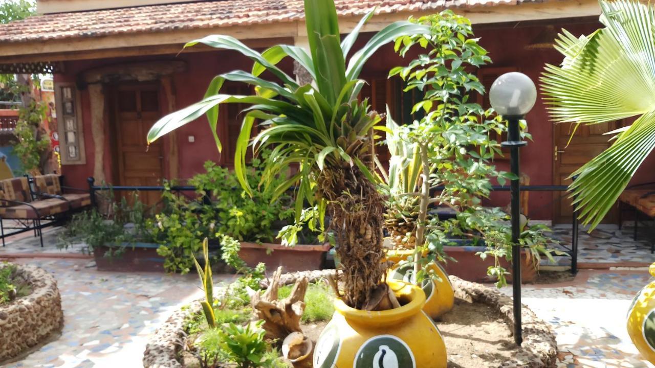 Auberge Khady Saly Portudal Buitenkant foto